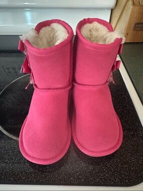 UGG- Koolaburra by UGG toddler boots size 6